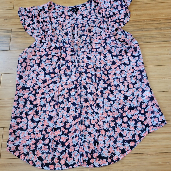 GAP Tops - Gap sheer floral blouse women's small